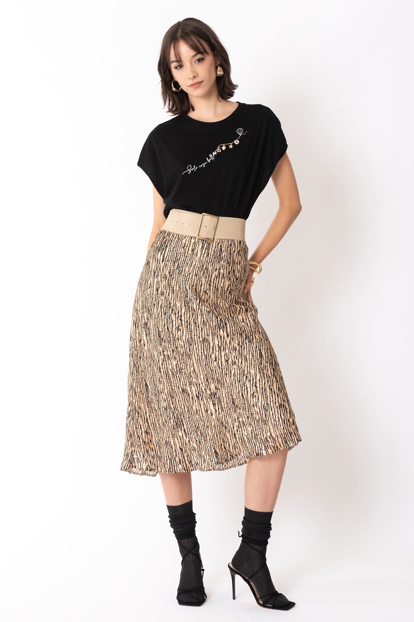 T-shirt con scritta Charms