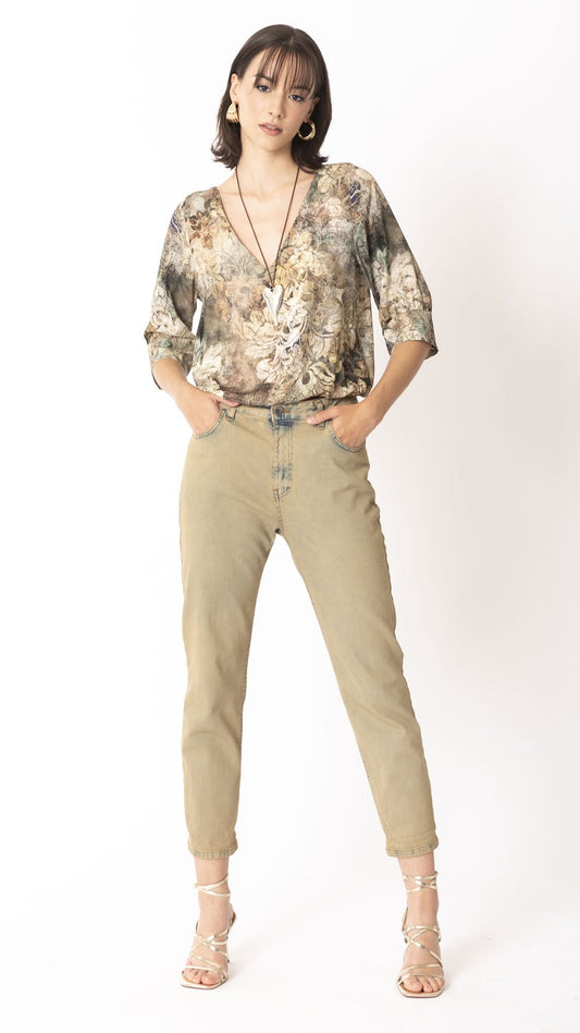 Blusa fantasia damascata con collana