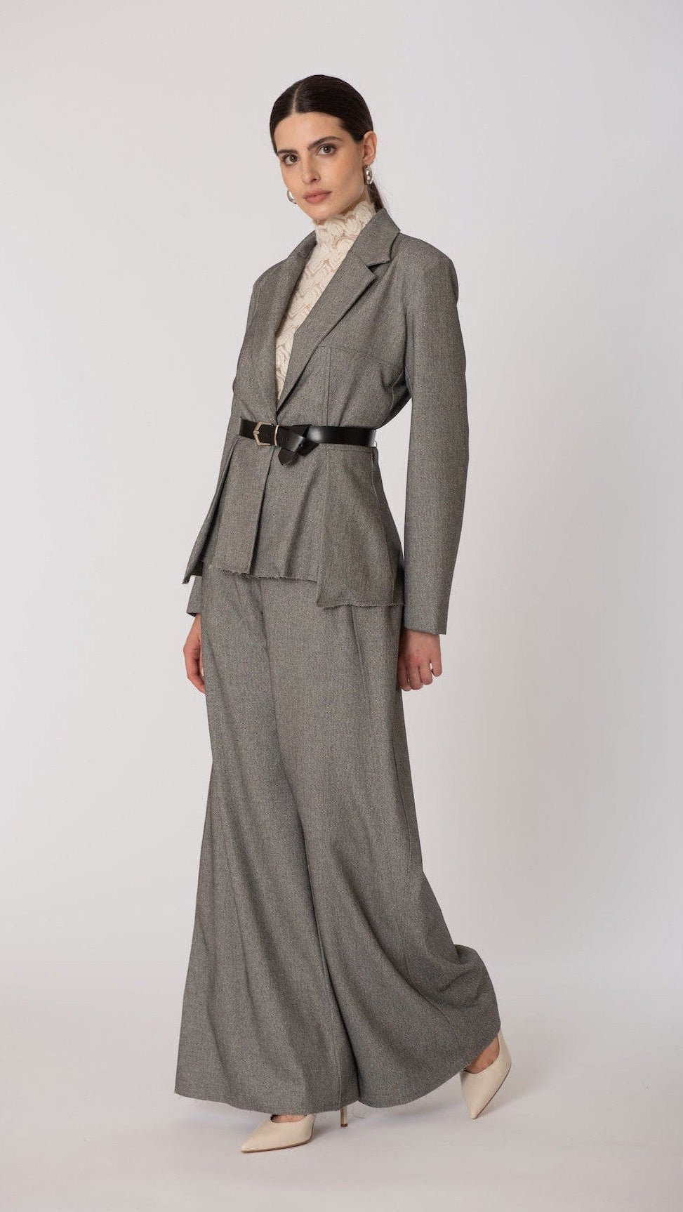 Giacca asimmetrica con cintura